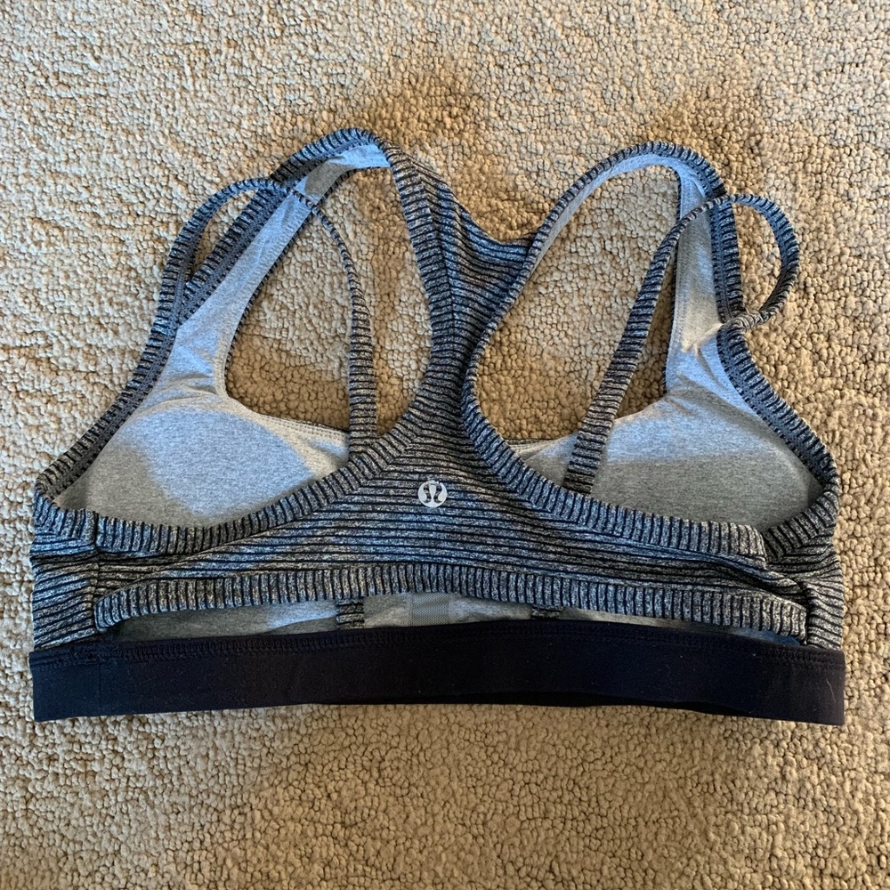 Lululemon sports bra
